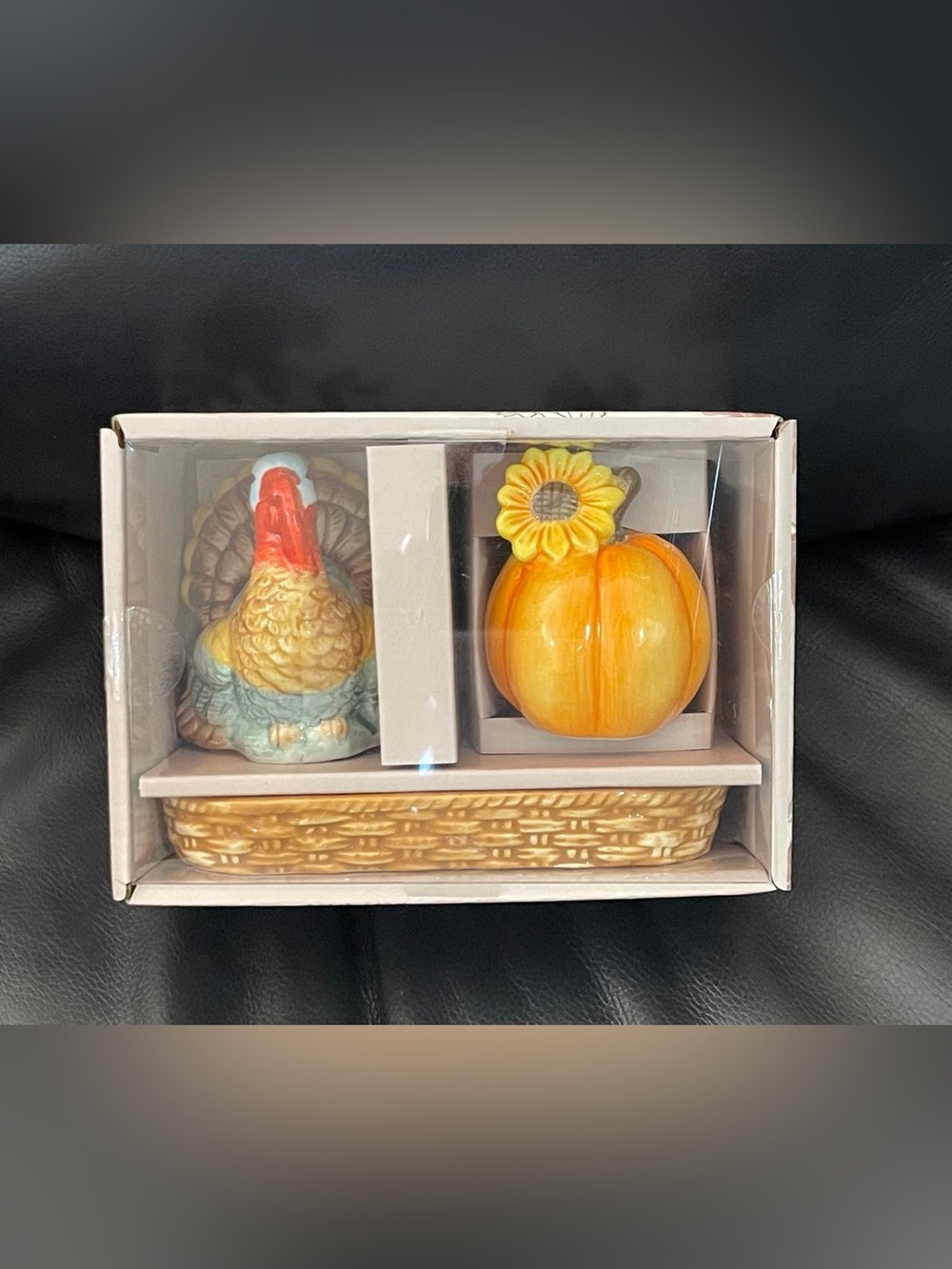 Thanksgiving Potter's Studio Turkey and Pumpkin Salt and Pepper Shakers and Tray